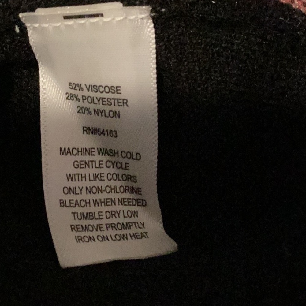 NWT‎ Marc New York Size M Sweater Black Pattern with Roses - Picture 5 of 5